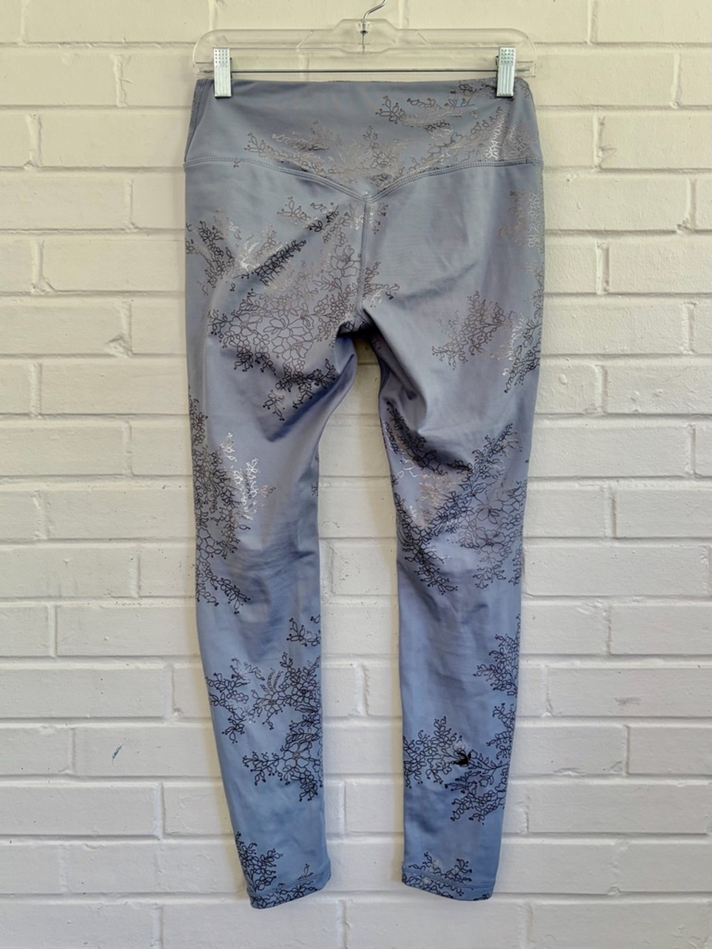 Glyder Splendid Yoga French Blue Silver Lace Floral Bra (M) & Leggings (S) SET - Picture 11 of 12